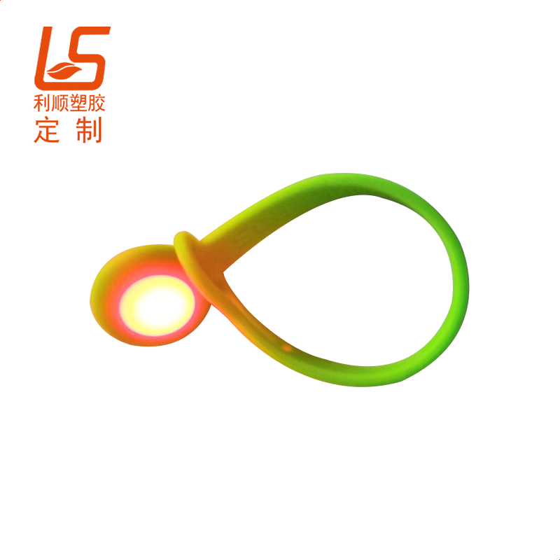 发泡硅胶材质的防滑垫有什么特点